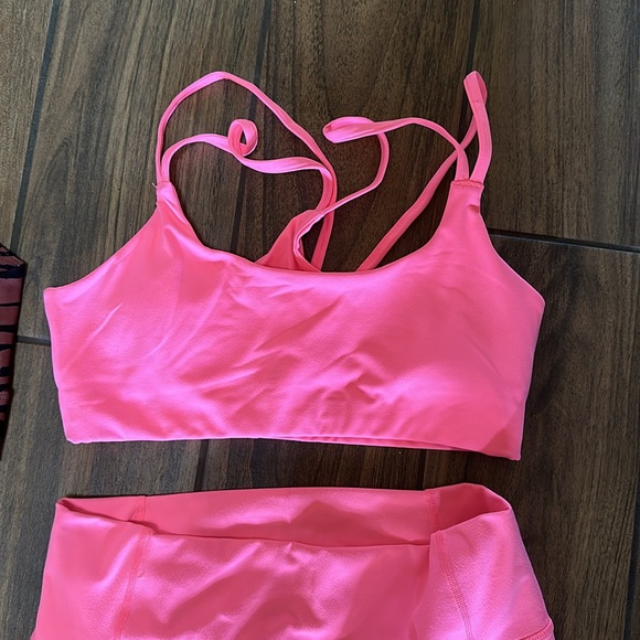 Fabletics New two sets sold together gorgeous size medium - Picture 5 of 6